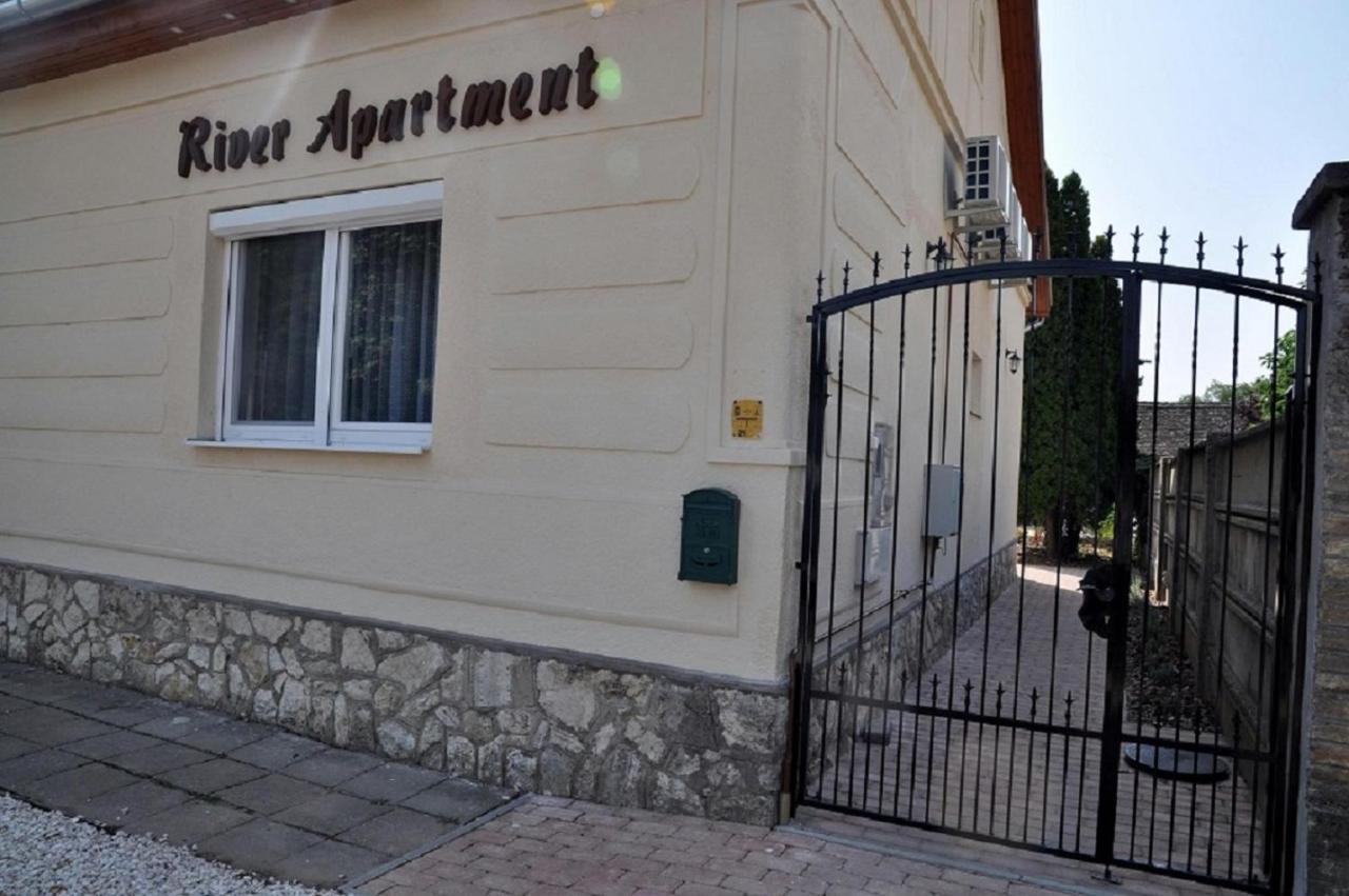River Apartment Makó Exterior foto